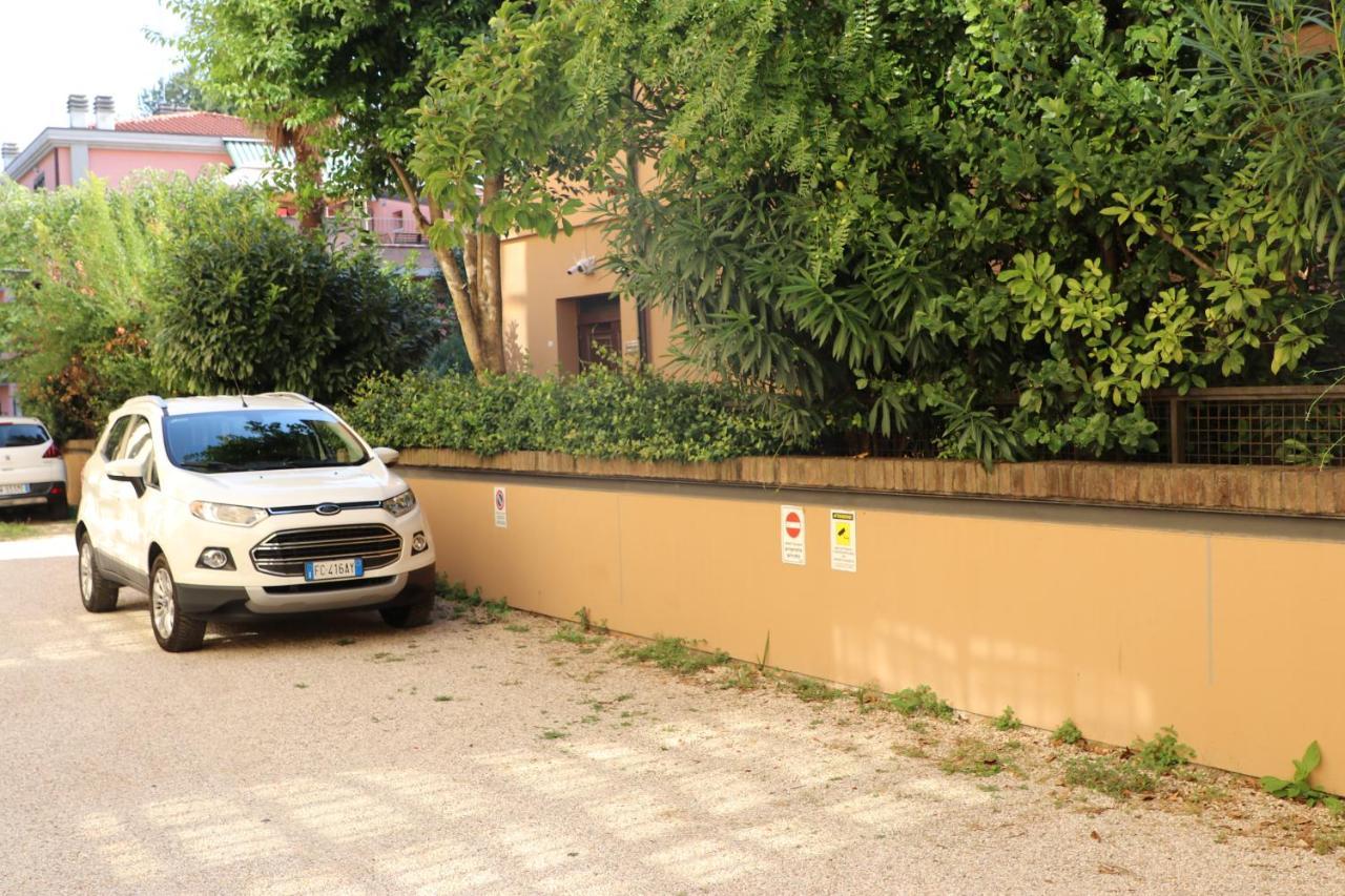 Paradiso24 Forlì Exterior foto