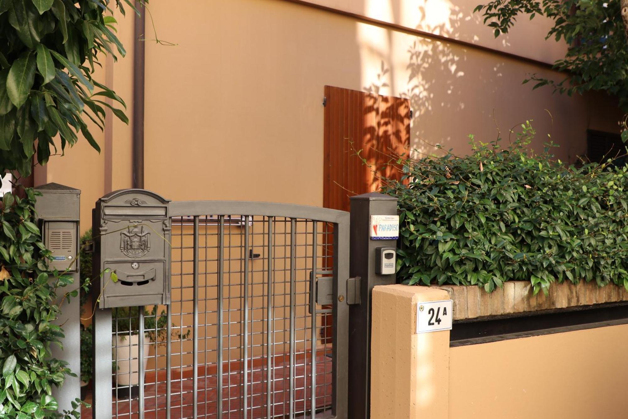 Paradiso24 Forlì Exterior foto